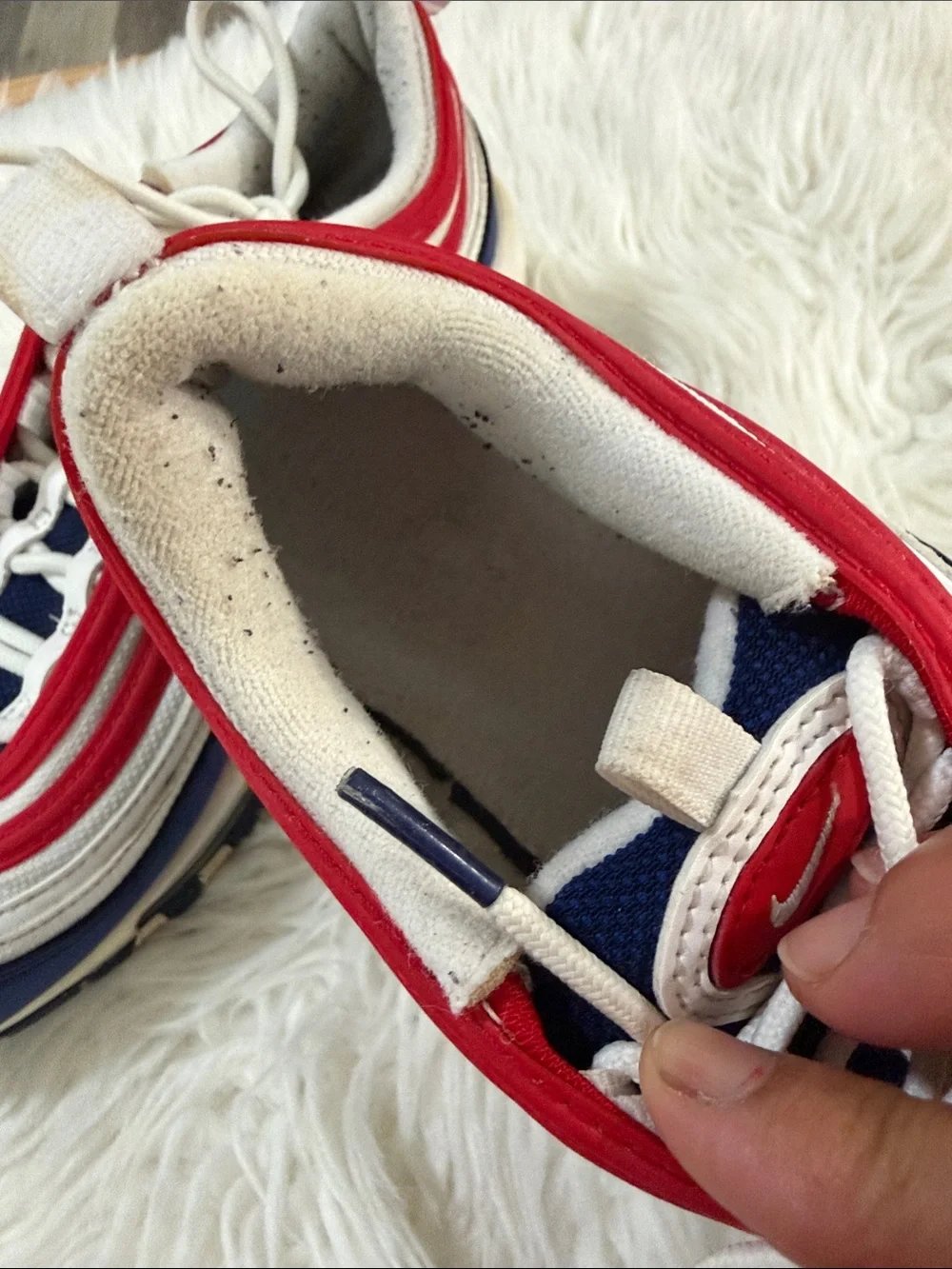 Nike Kids Red White and Blue Wave-Stripe Sneakers Size 6.5Y
